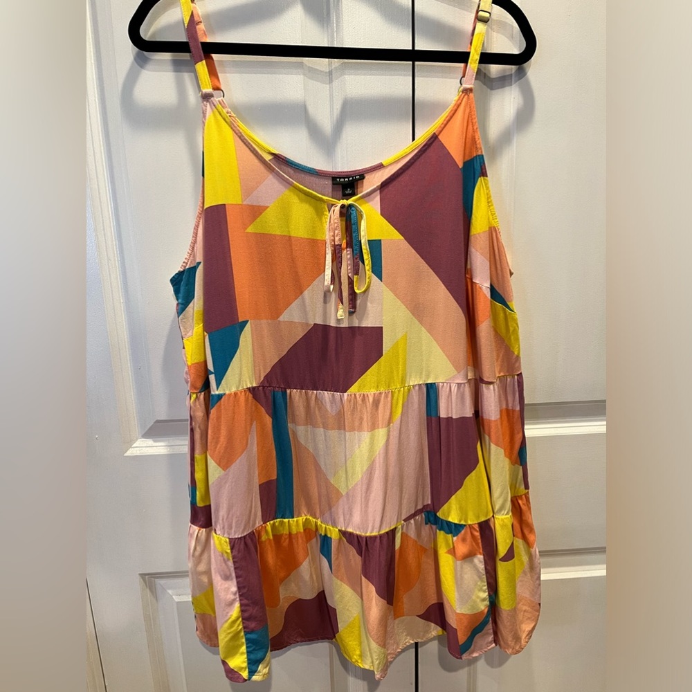 Torrid 3x multi-color tier sleeves less top. Great condition.